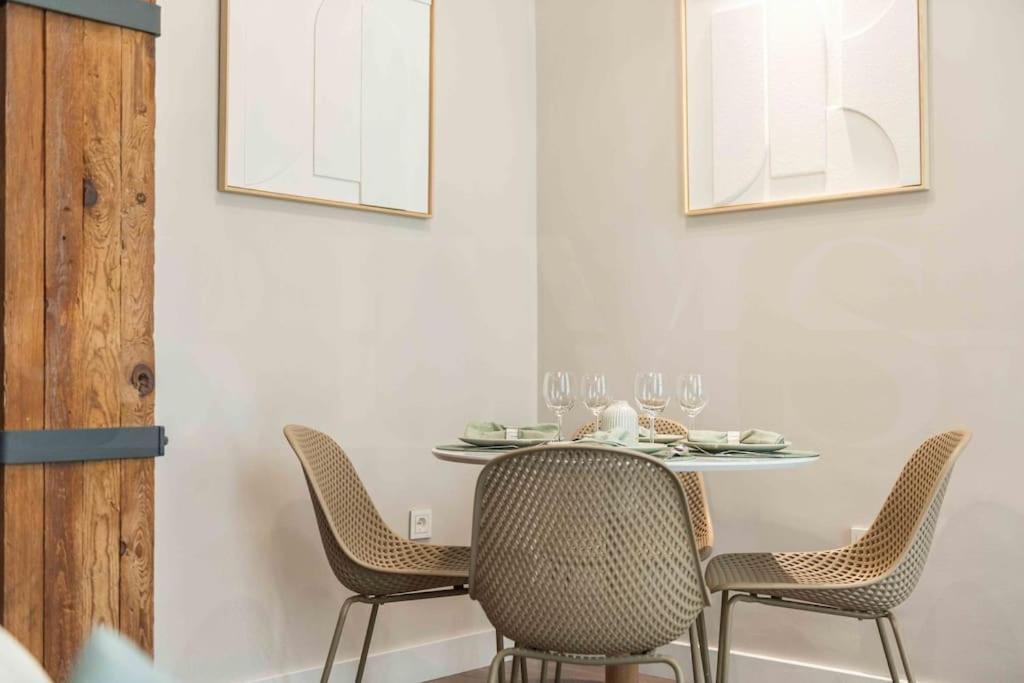 Eclectic & Elegant Apartment By Rems Malaga Exterior photo
