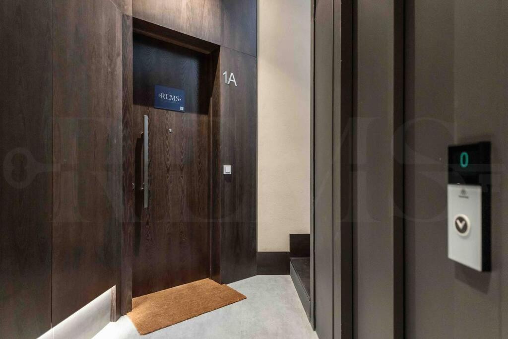 Eclectic & Elegant Apartment By Rems Malaga Exterior photo